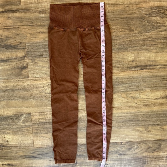 NWOT - FP Movement Good Karma Leggings M/L - Picture 2 of 9